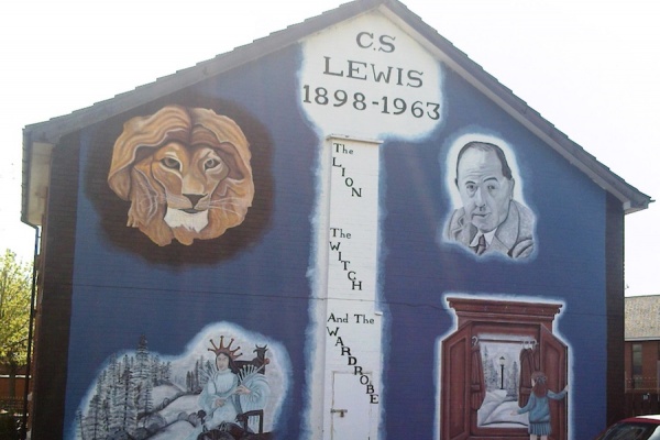 mural poświęcony lewisowi
